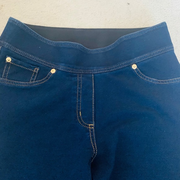 Jean - Picture 3 of 4